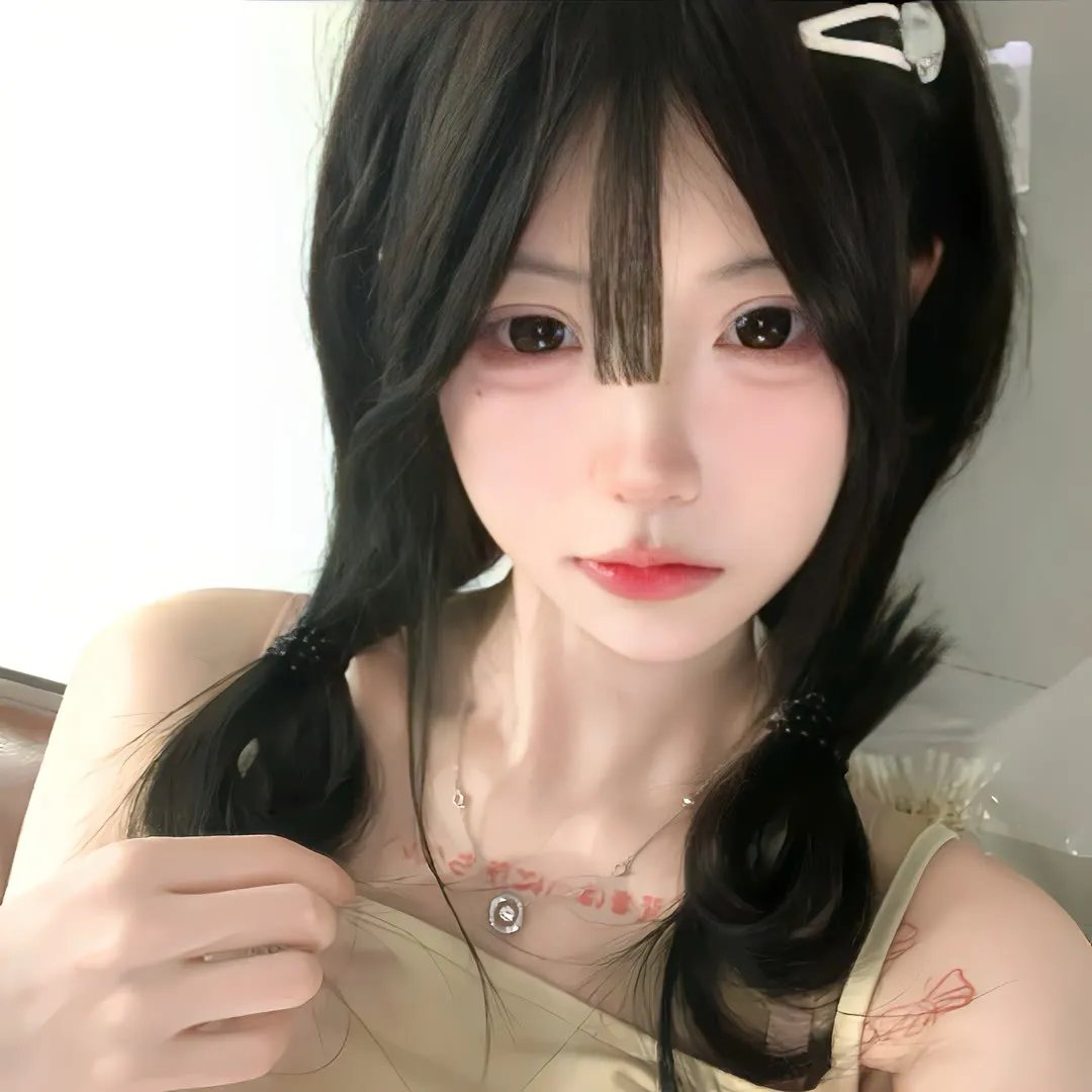 色肉毒蝎女